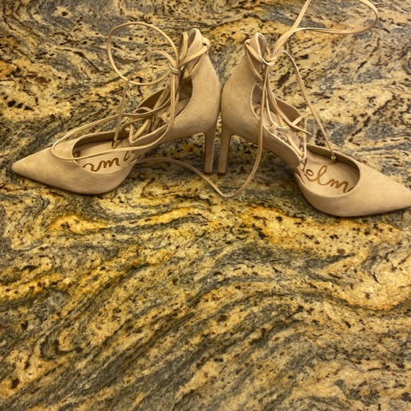NWOB Sam Edelman,💯% genuine/leather suede,4” heel, almond shade,pictures below. - Picture 7 of 11